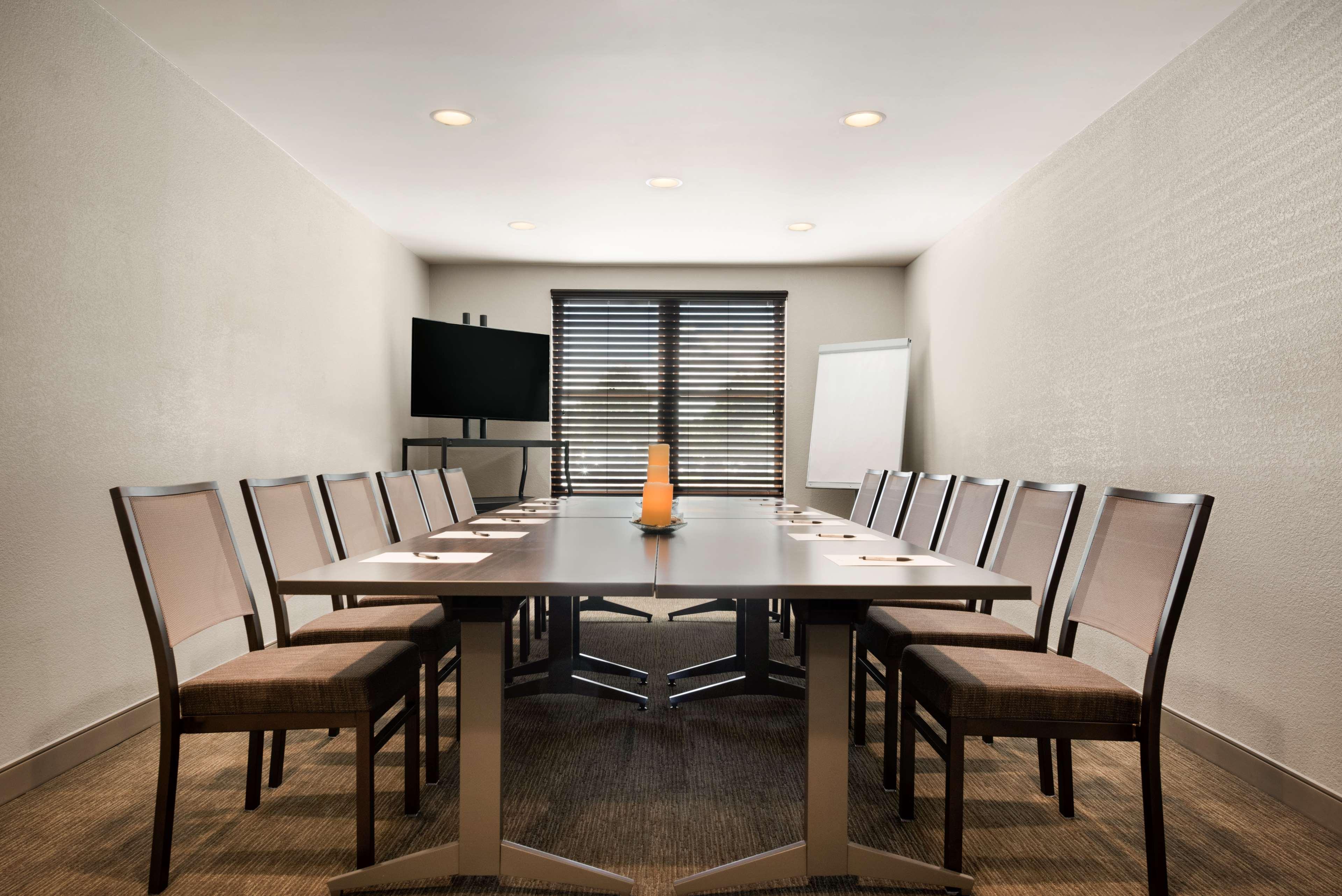 Hotel Country & By Radisson, Minneapolis West, Mn 3*