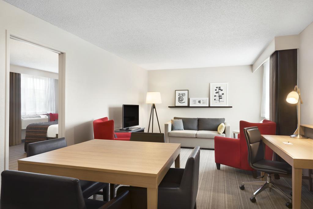 Hotel Country & By Radisson, Minneapolis West, Mn 3*