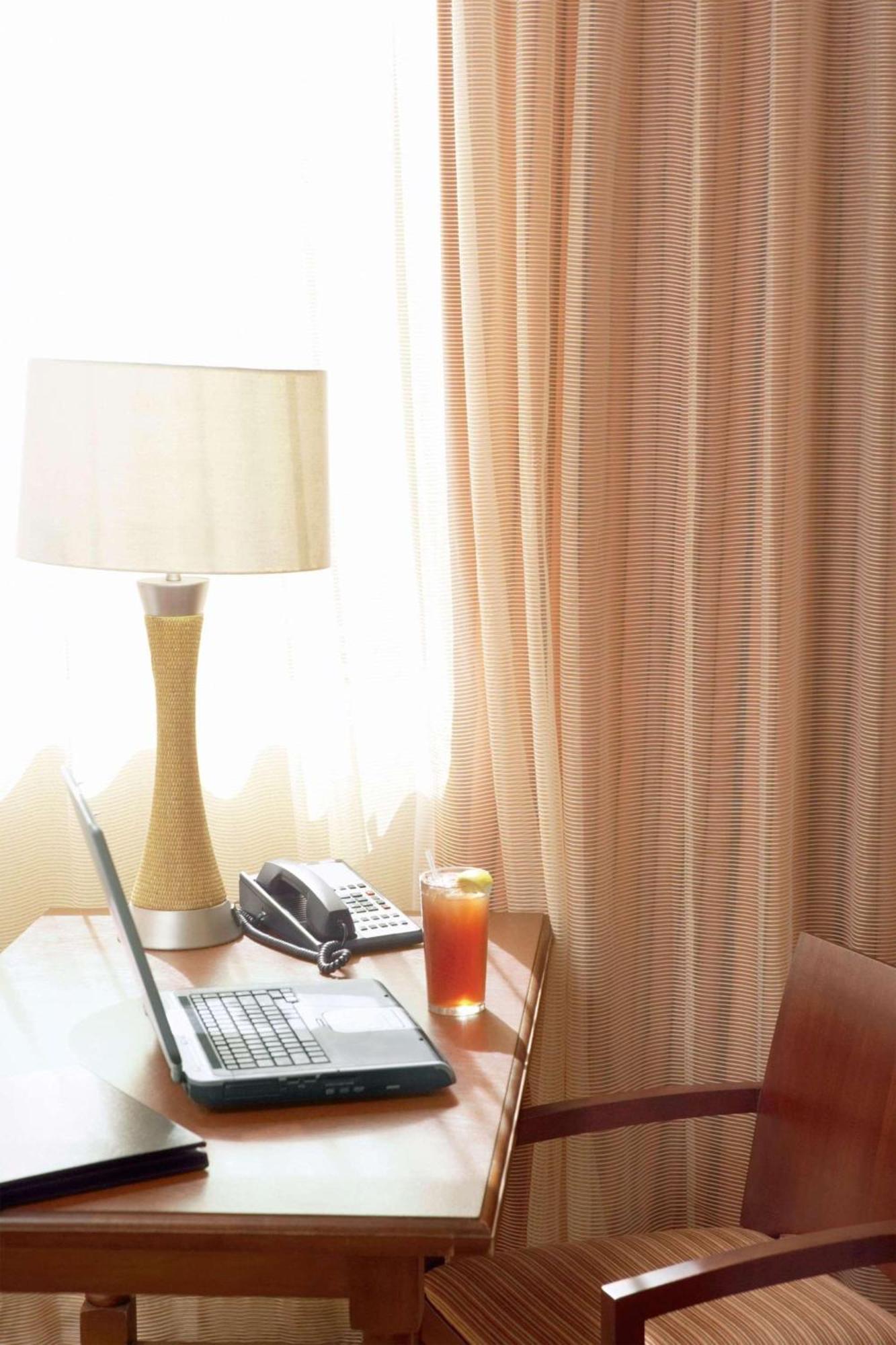 Country & By Radisson, Minneapolis West, Mn 3*